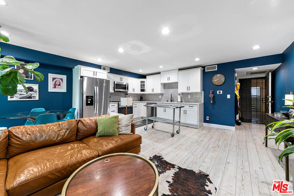 2700 Cahuenga Boulevard 1203