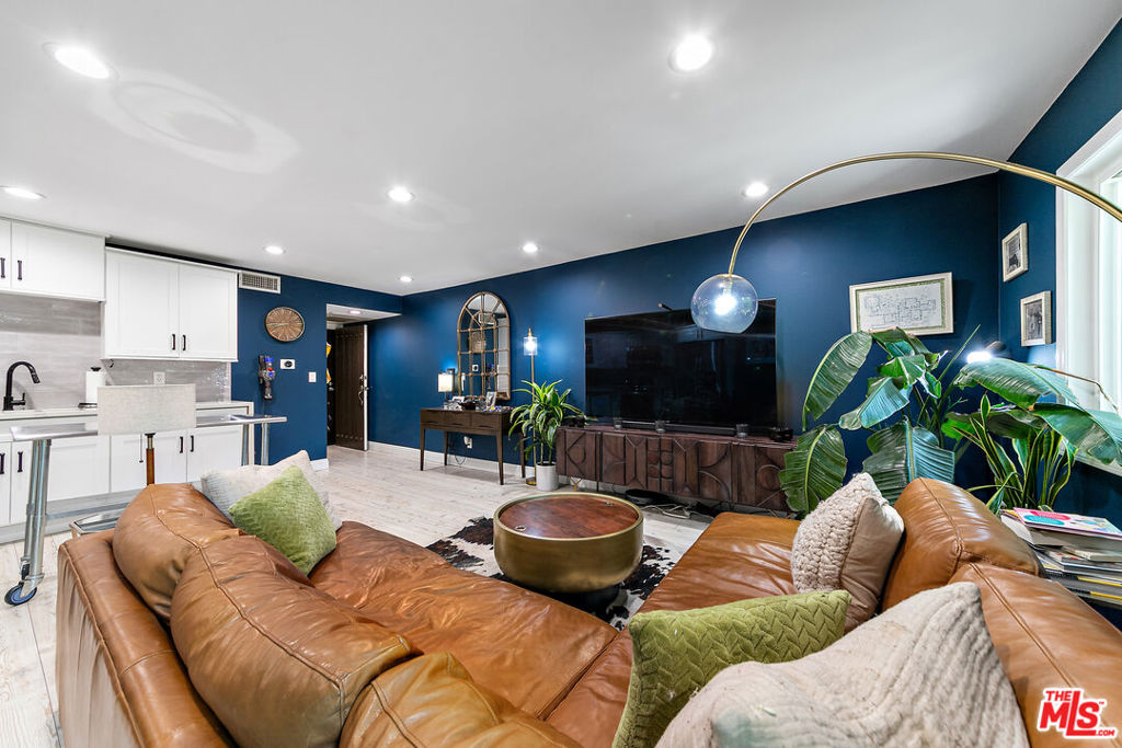 2700 Cahuenga Boulevard 1203