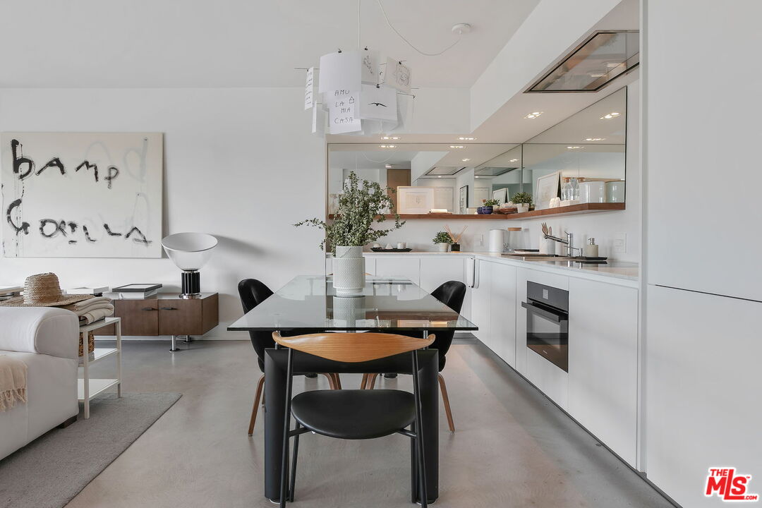 999 N Doheny Dr Unit: 401