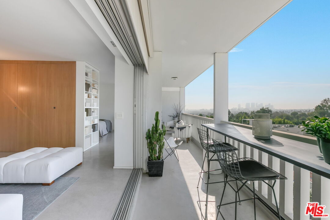 999 N Doheny Dr Unit: 401