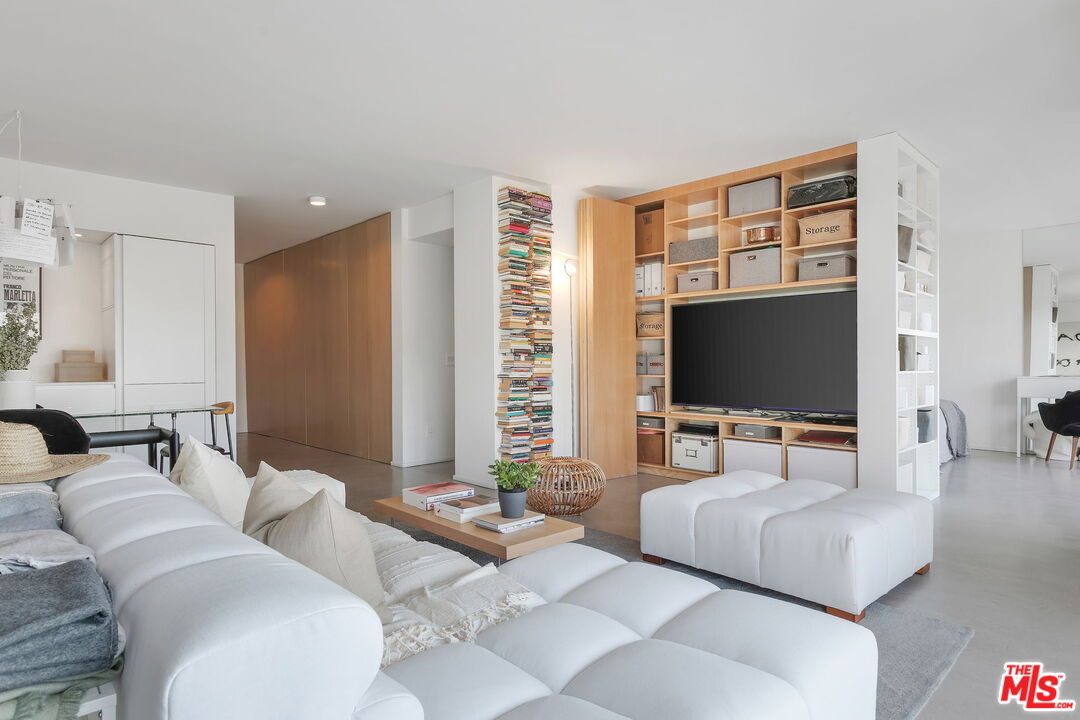 999 N Doheny Dr Unit: 401