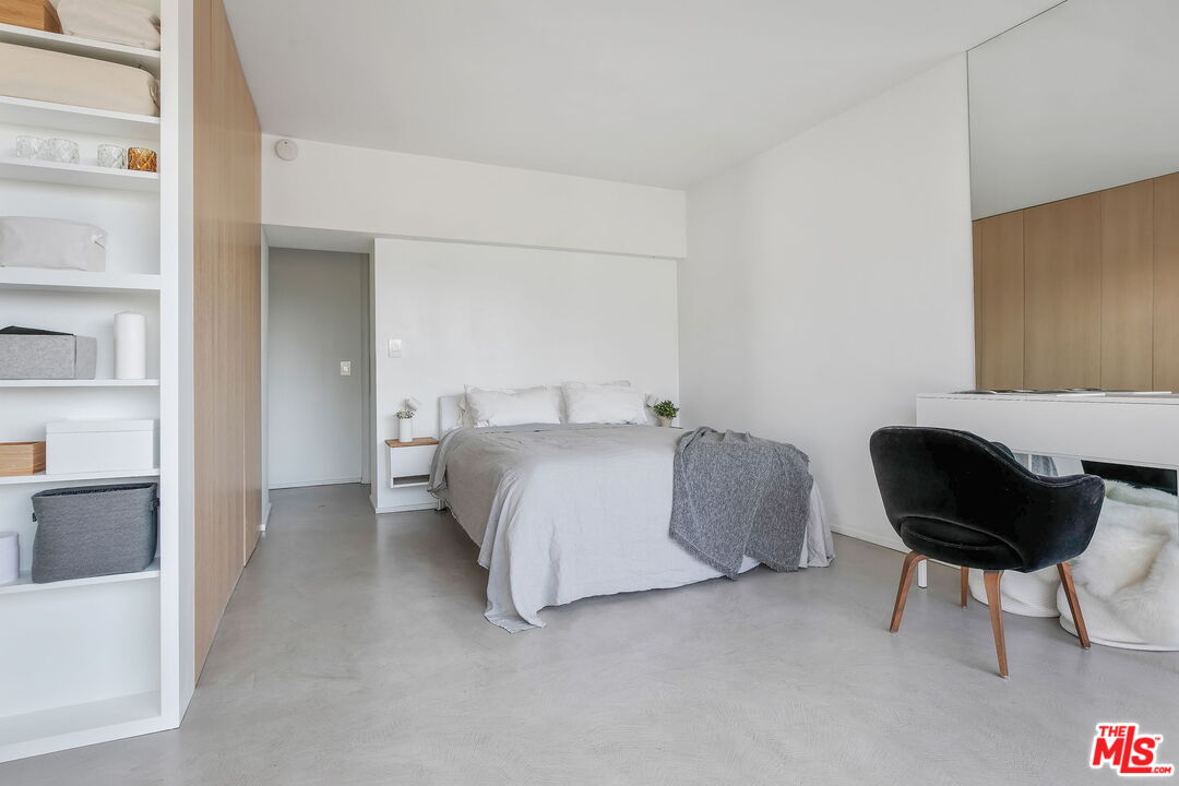 999 N Doheny Dr Unit: 401