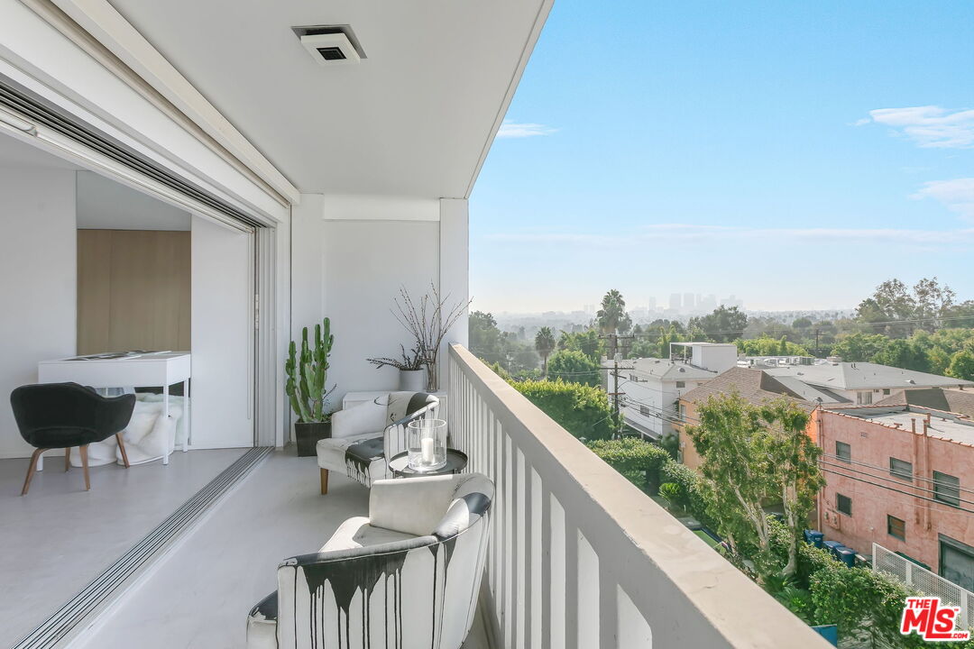 999 N Doheny Dr Unit: 401