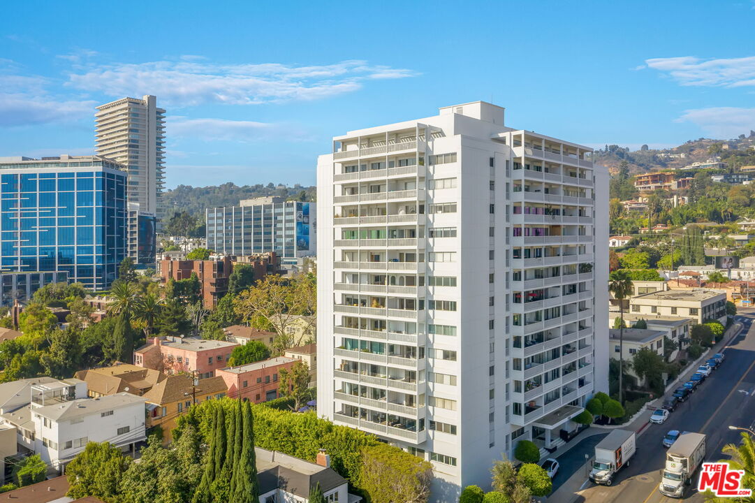 999 N Doheny Dr Unit: 401