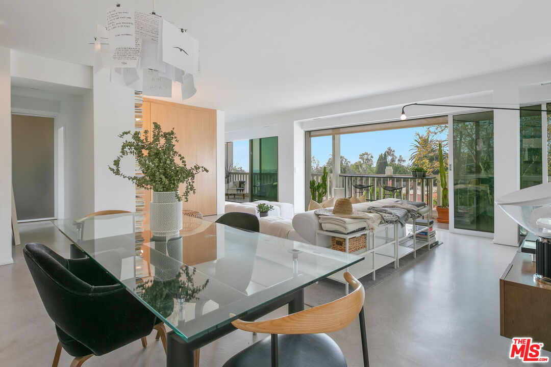 999 N Doheny Dr Unit: 401