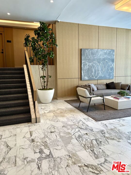 999 N Doheny Dr Unit: 401