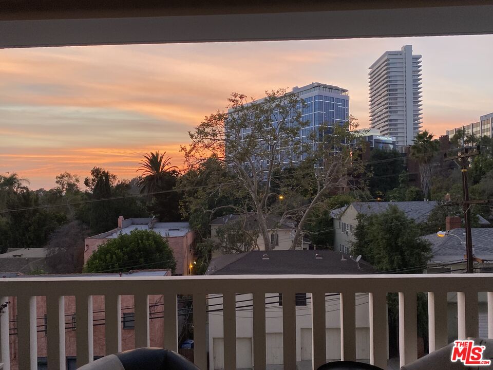 999 N Doheny Dr Unit: 401