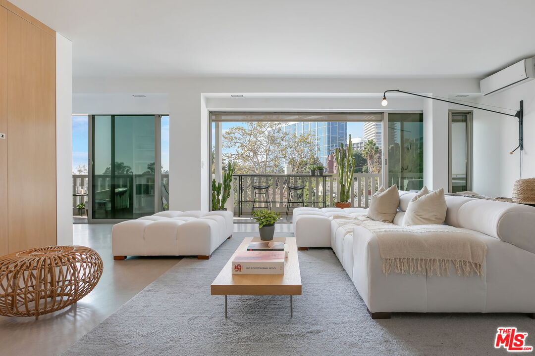 999 N Doheny Dr Unit: 401