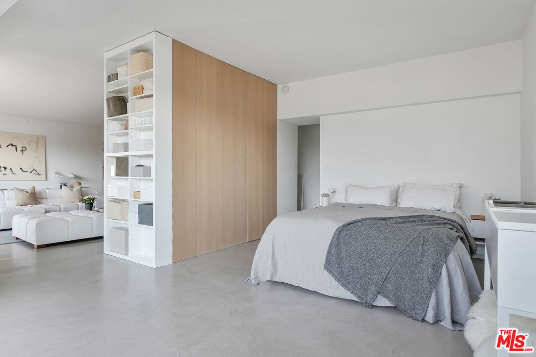 999 N Doheny Dr Unit: 401