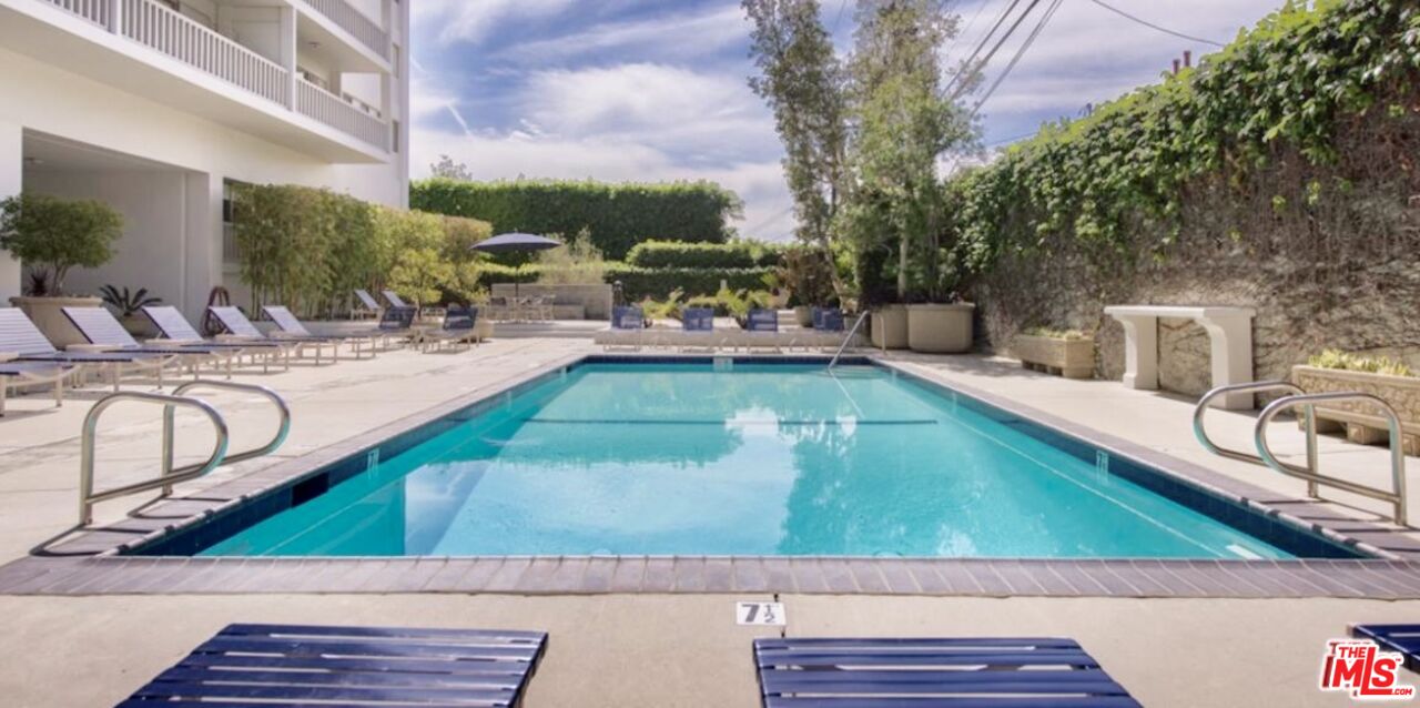 999 N Doheny Dr Unit: 401