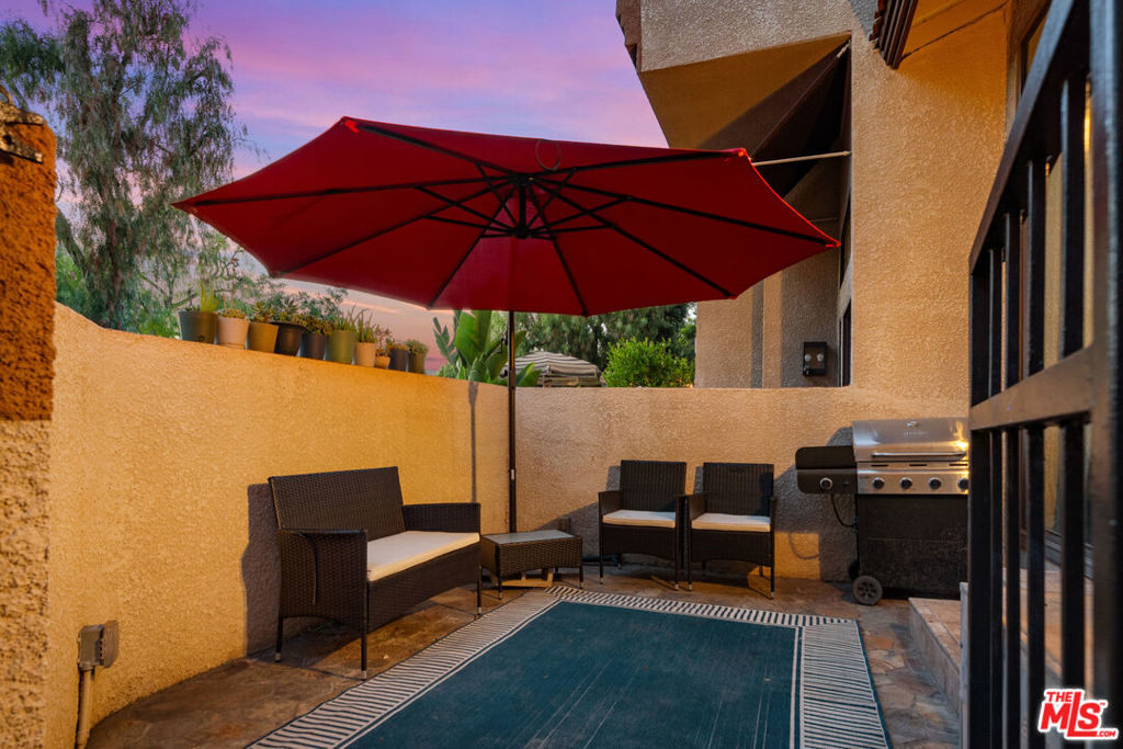 4 Mountain Shadows Place