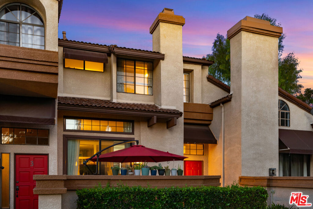 4 Mountain Shadows Place