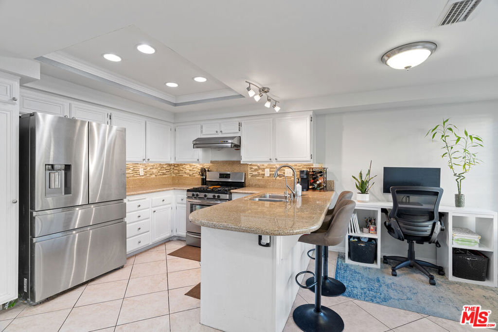 4 Mountain Shadows Place