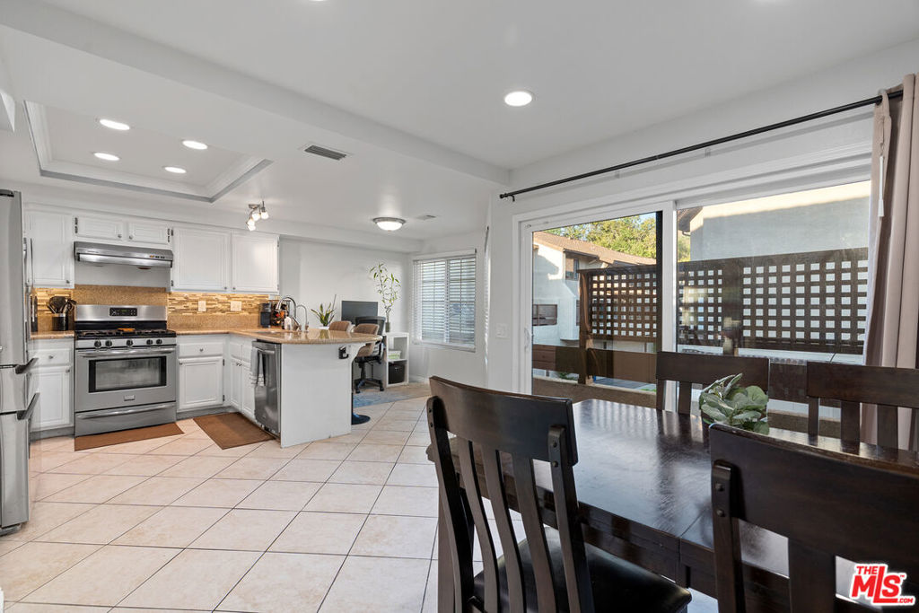 4 Mountain Shadows Place