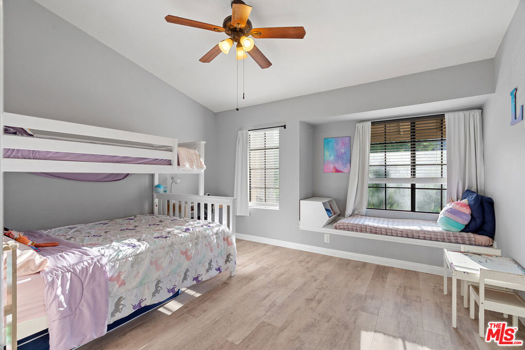 4 Mountain Shadows Place