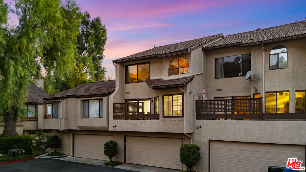 4 Mountain Shadows Place