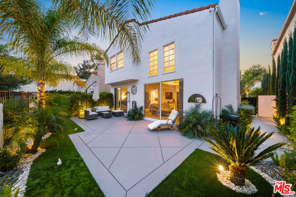 4392 Park Paloma