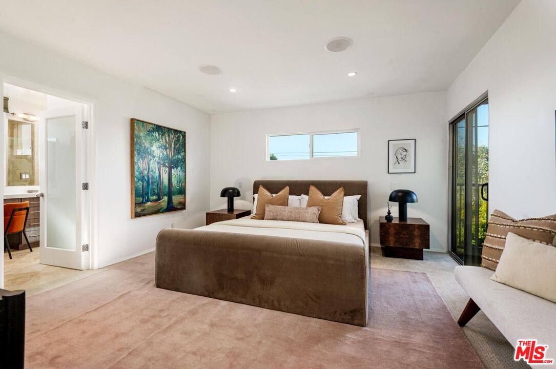 949 N Kings Rd Unit: 314