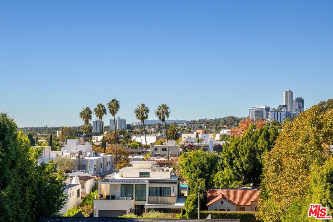 949 N Kings Rd Unit: 314