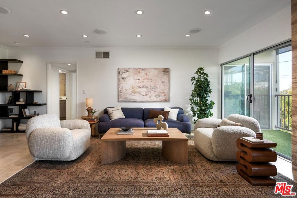 949 N Kings Road 314