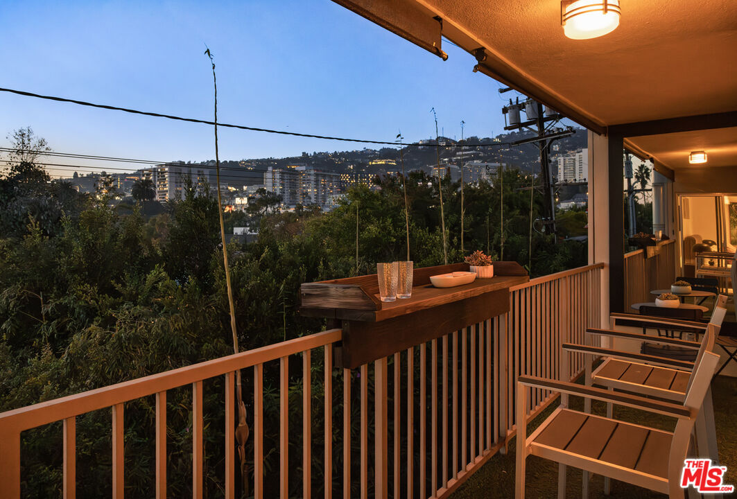 949 N Kings Rd Unit: 314