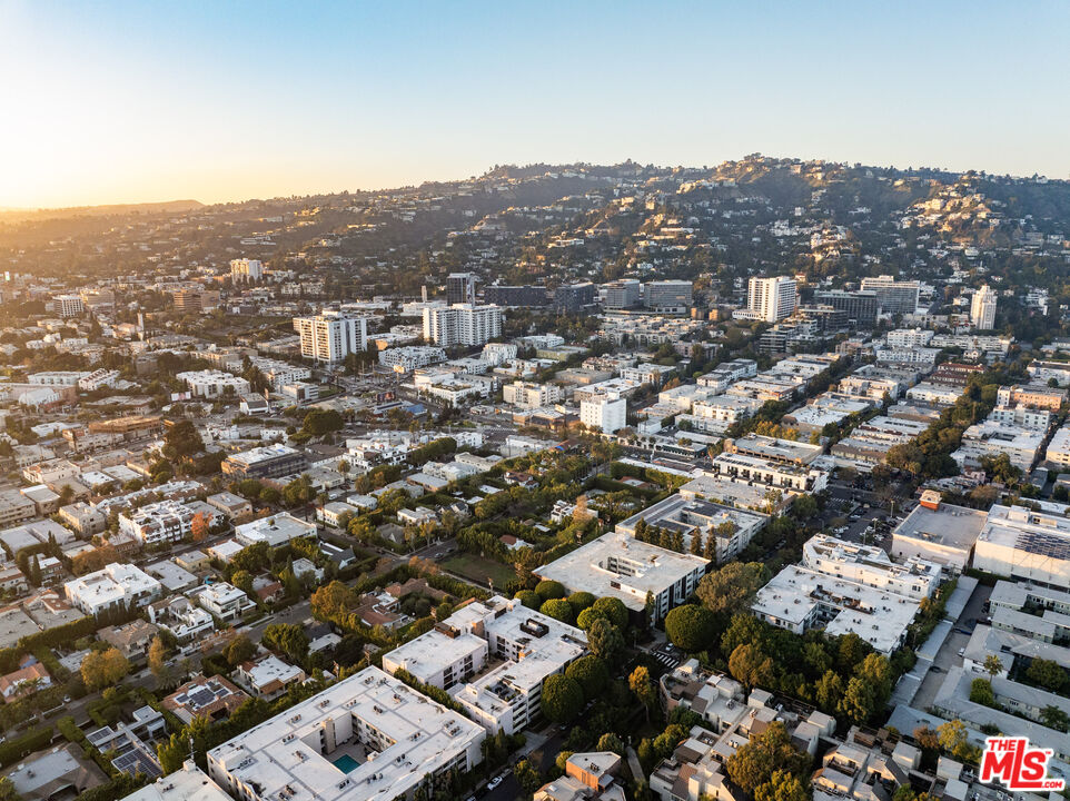 949 N Kings Rd Unit: 314