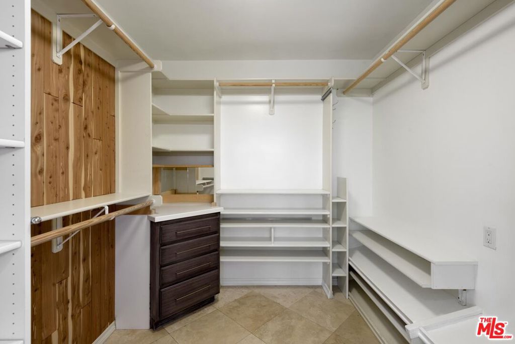 949 N Kings Road 314