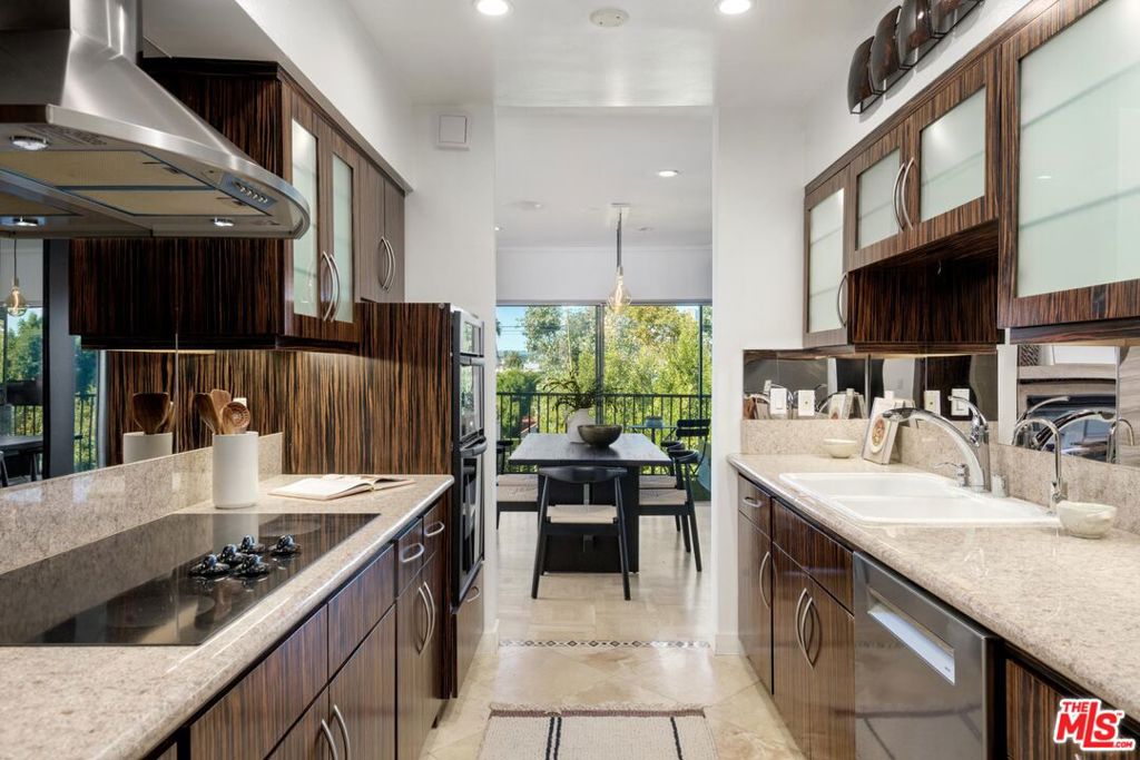 949 N Kings Road 314