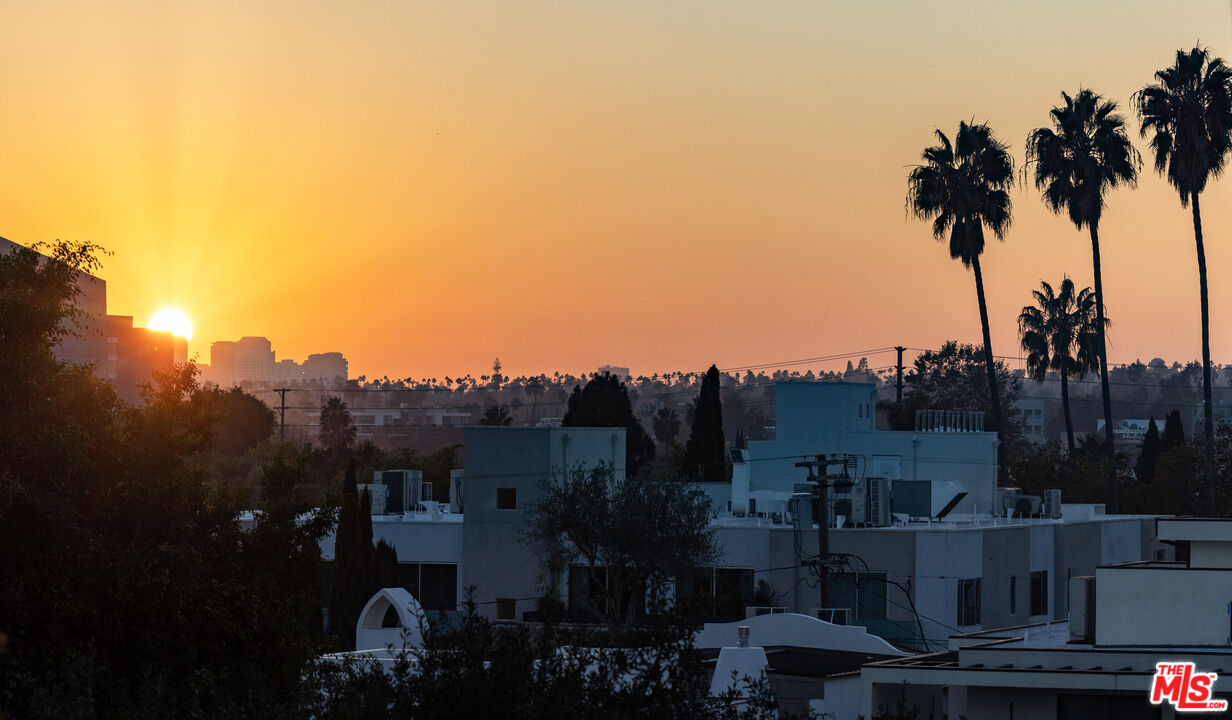 949 N Kings Rd Unit: 314