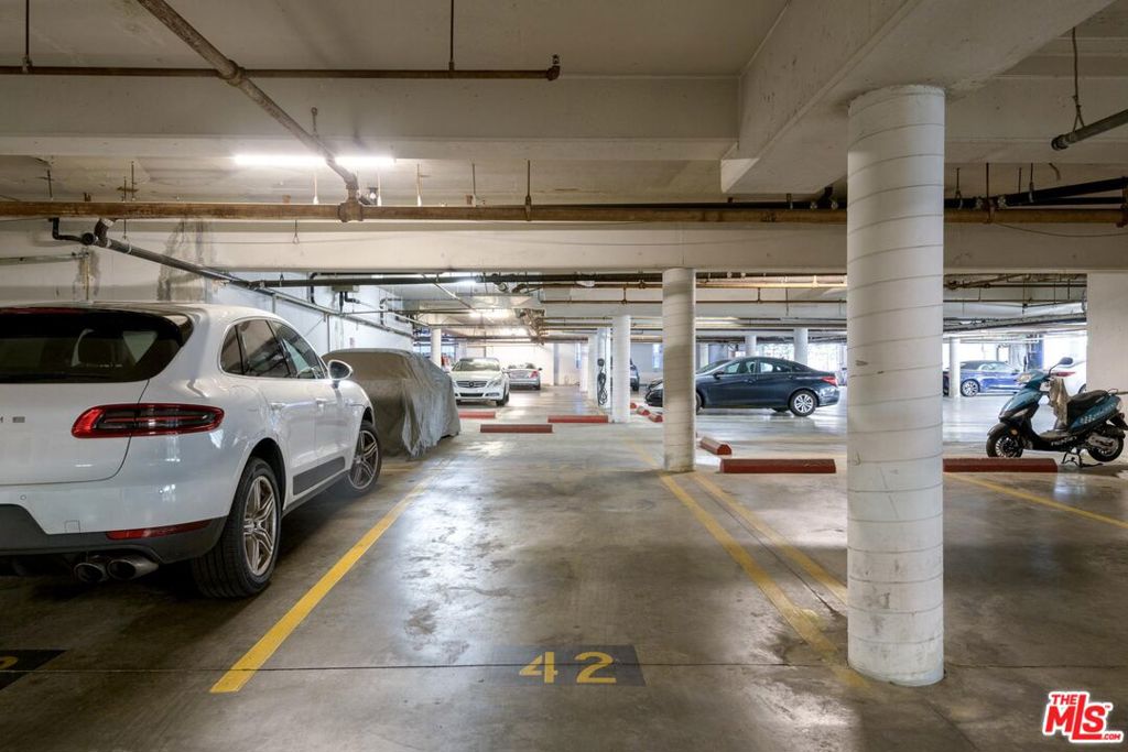 949 N Kings Road 314