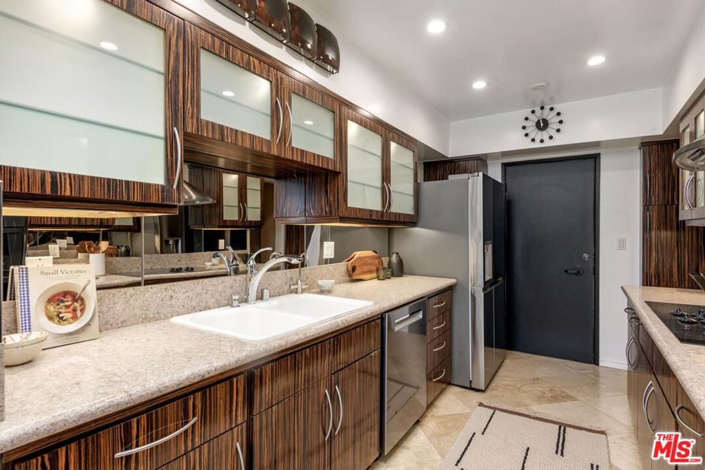 949 N Kings Road 314