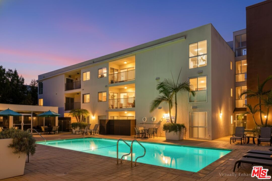 949 N Kings Rd Unit: 314