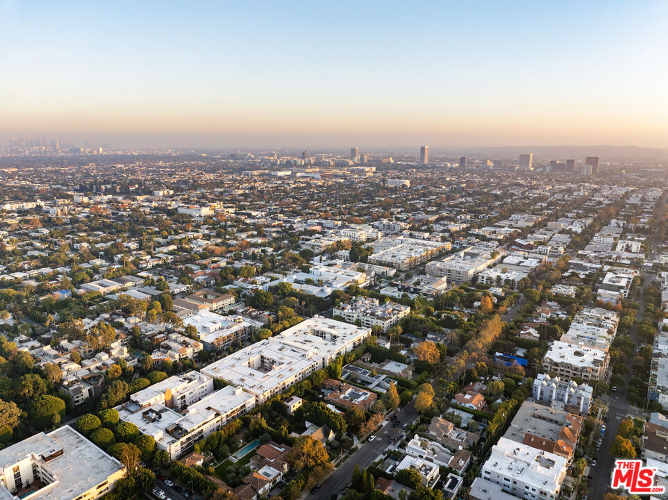 949 N Kings Rd Unit: 314