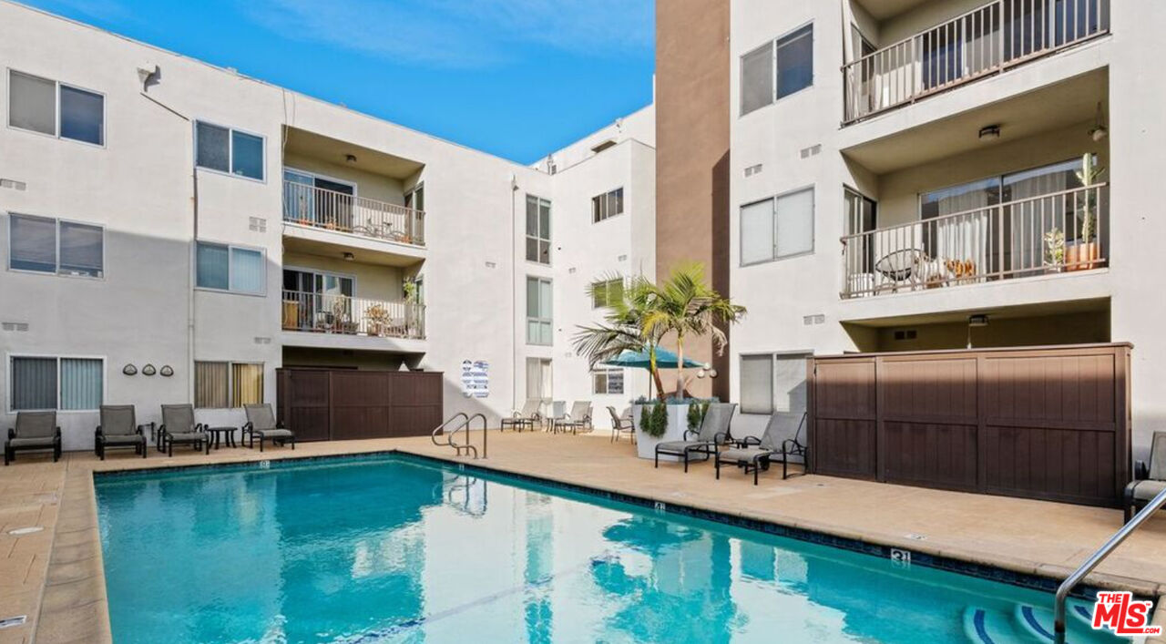 949 N Kings Rd Unit: 314