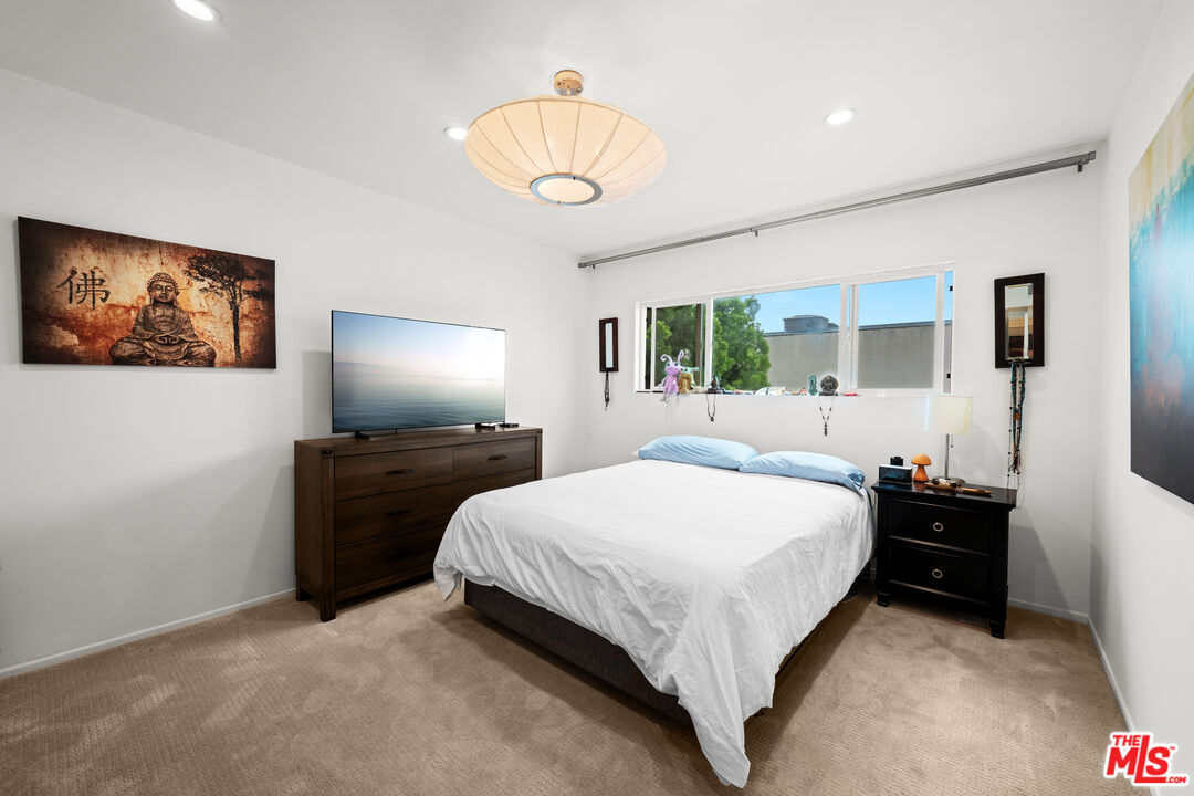 949 N Kings Rd Unit: 314