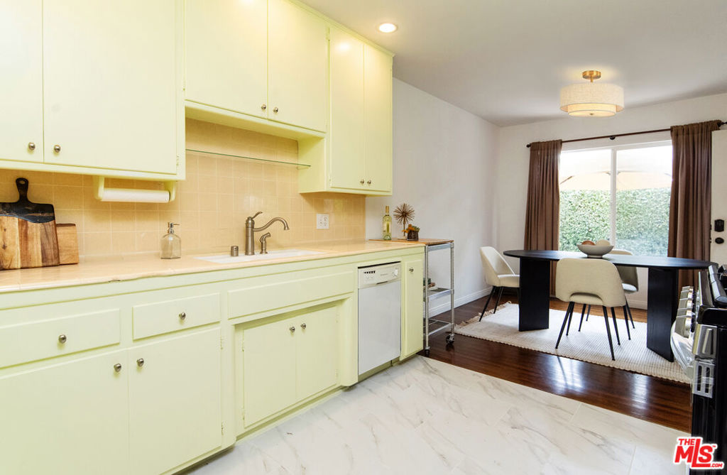 326 Hermosa Avenue 7