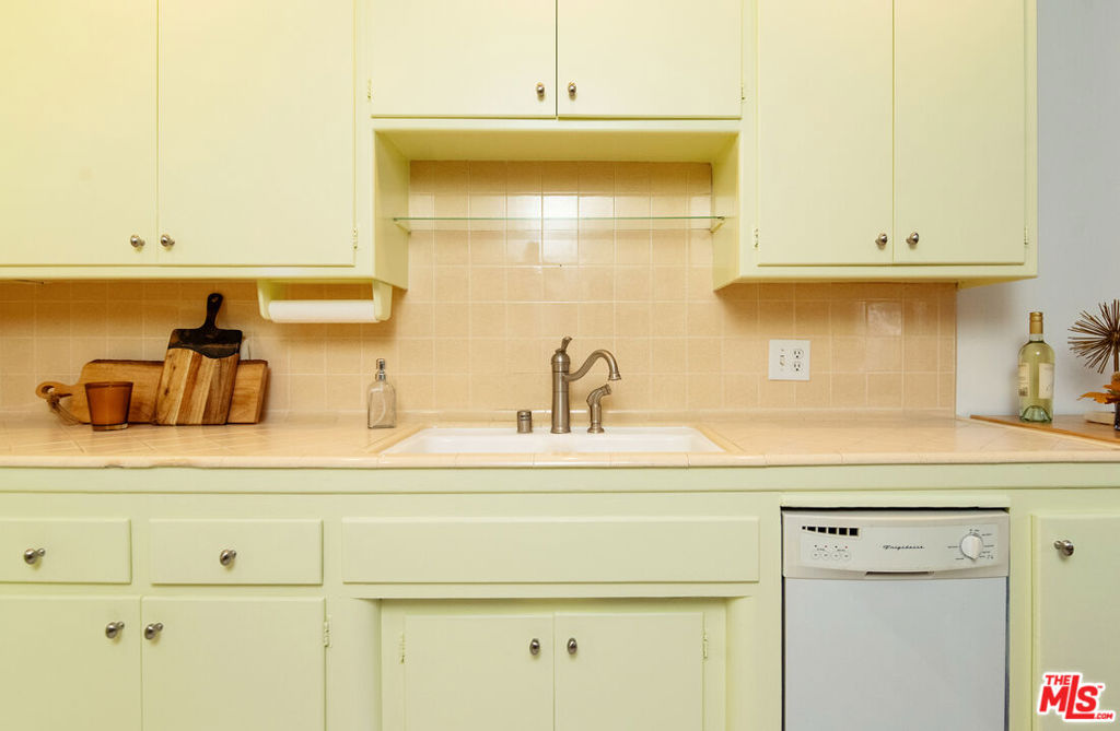 326 Hermosa Avenue 7