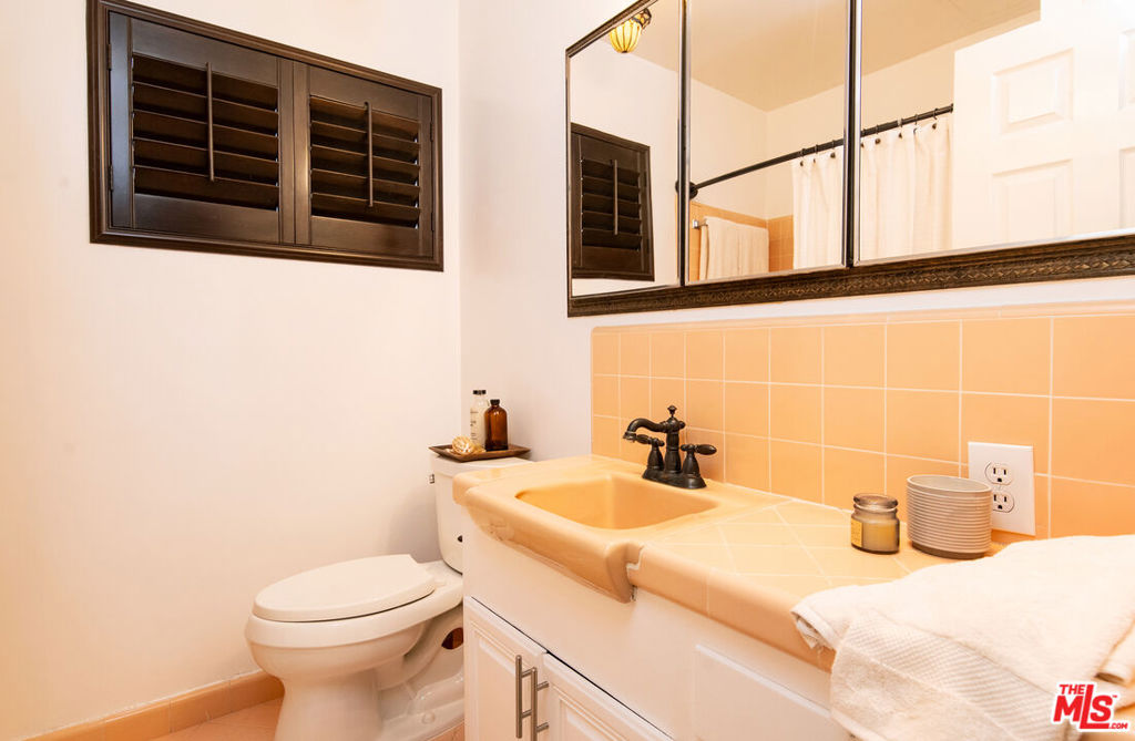 326 Hermosa Avenue 7