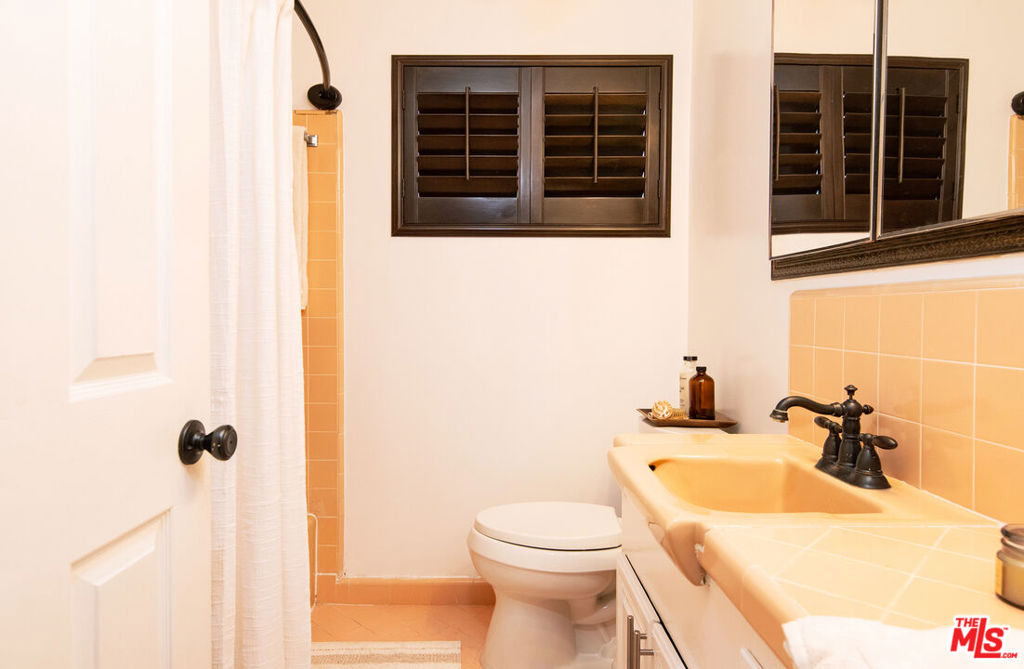 326 Hermosa Avenue 7