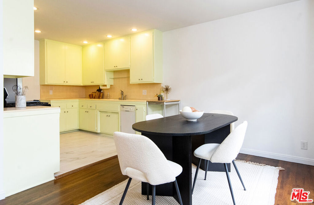 326 Hermosa Avenue 7