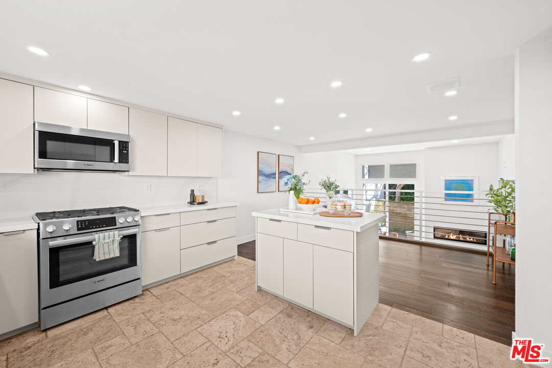 4800 La Villa Marina