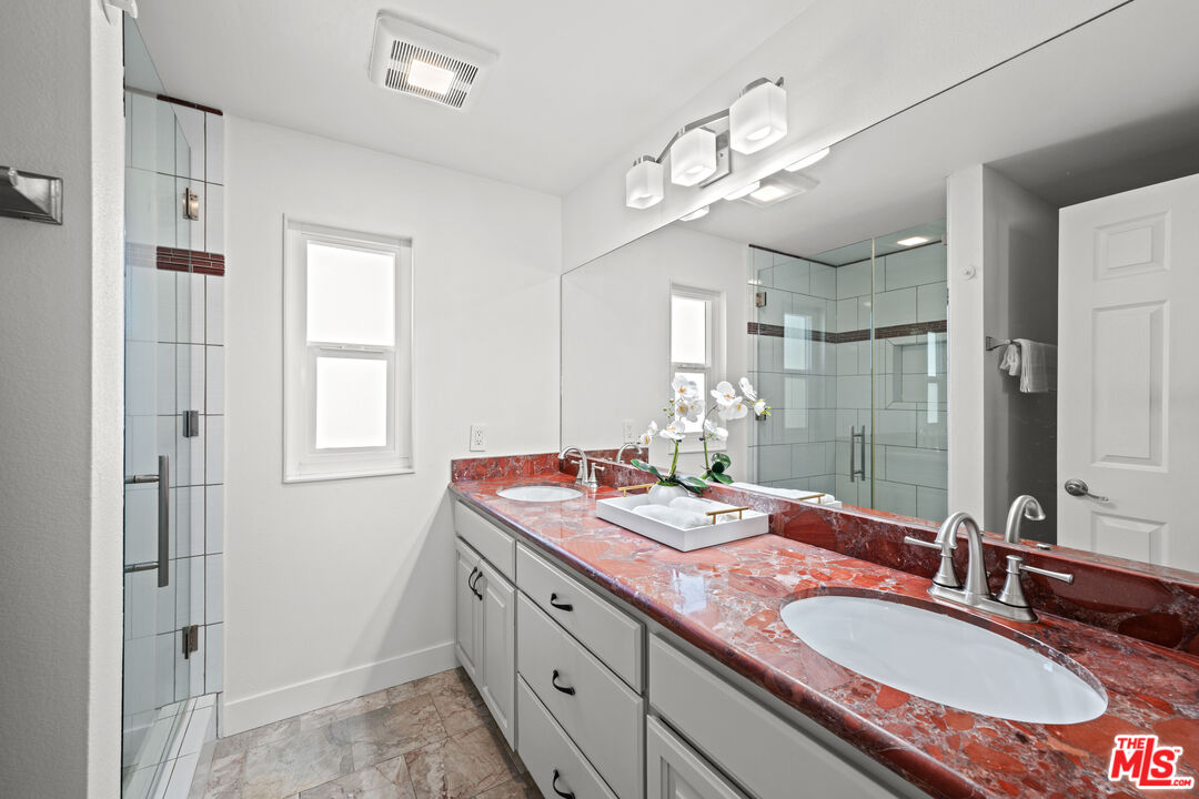 4800 La Villa Marina