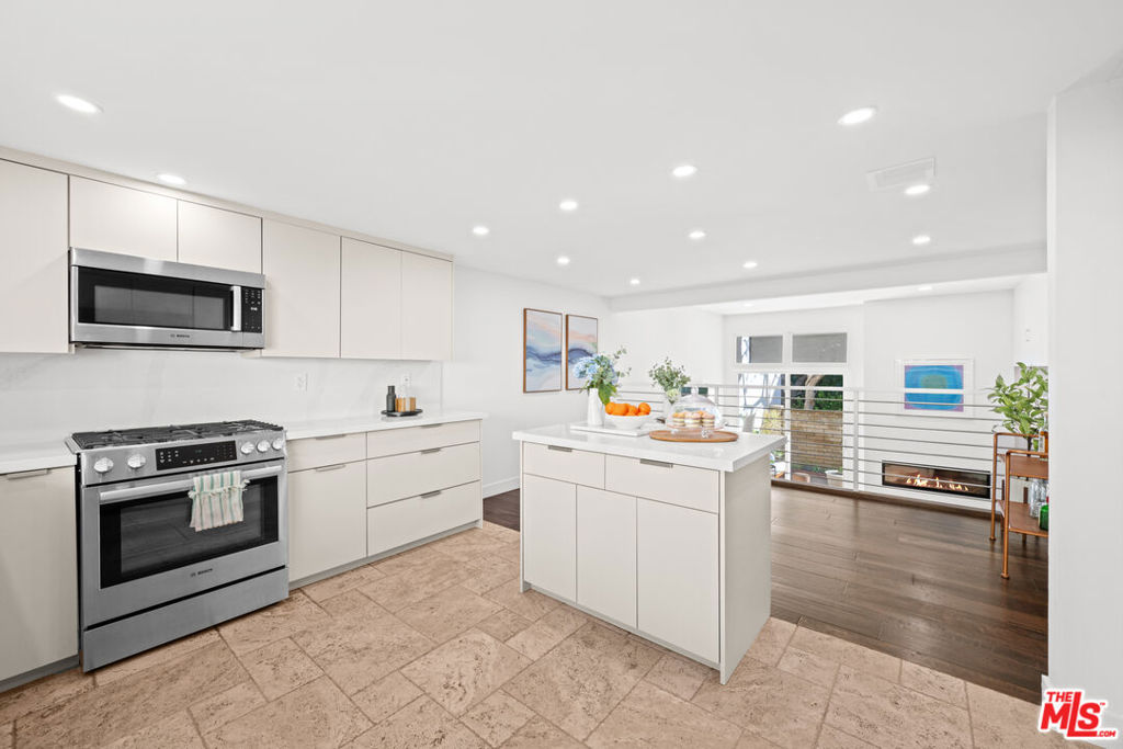 4800 La Villa Marina Unit F