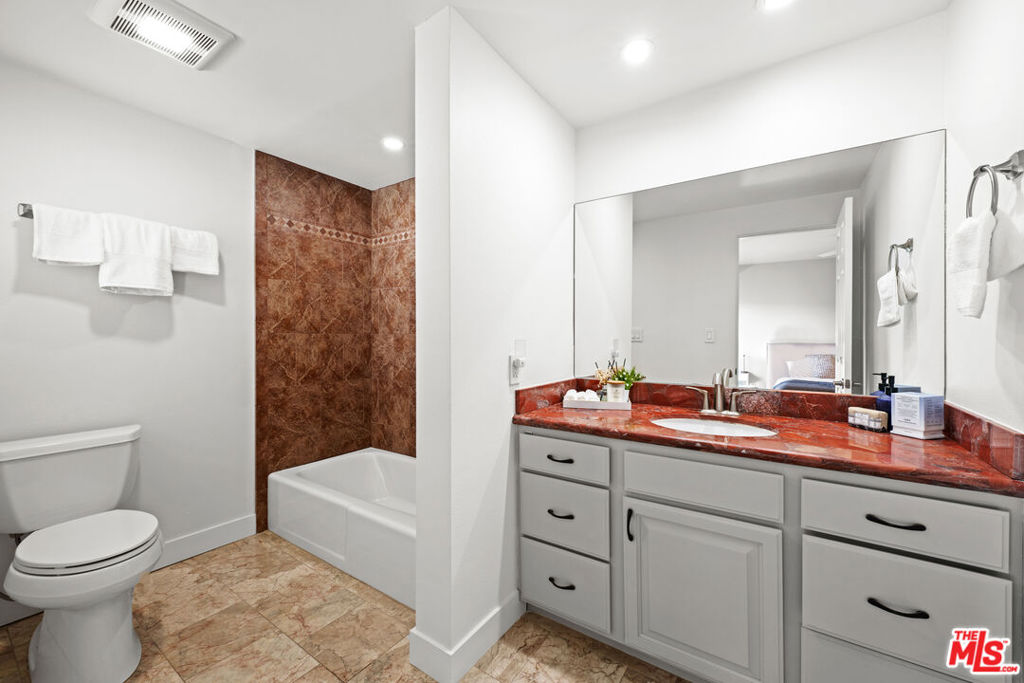 4800 La Villa Marina Unit F