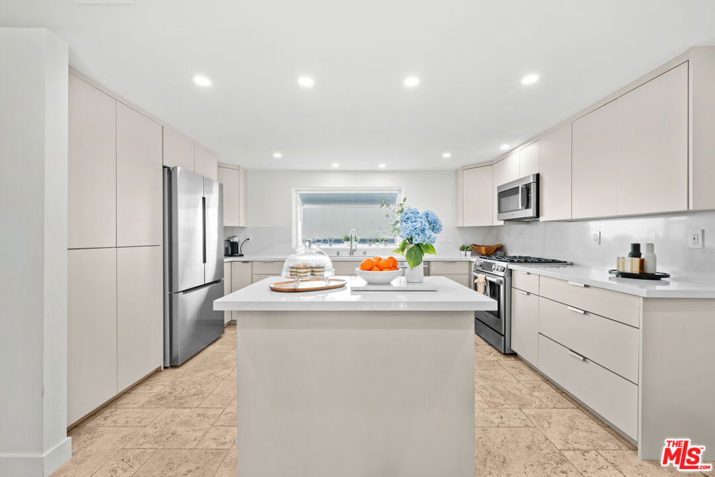 4800 La Villa Marina Unit F