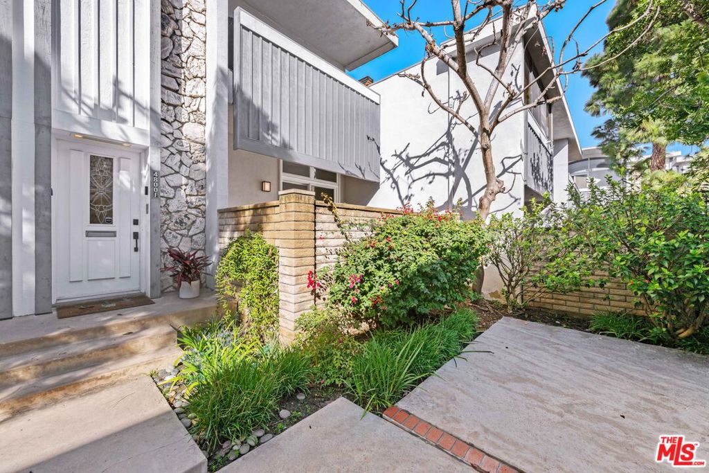 4800 La Villa Marina Unit F