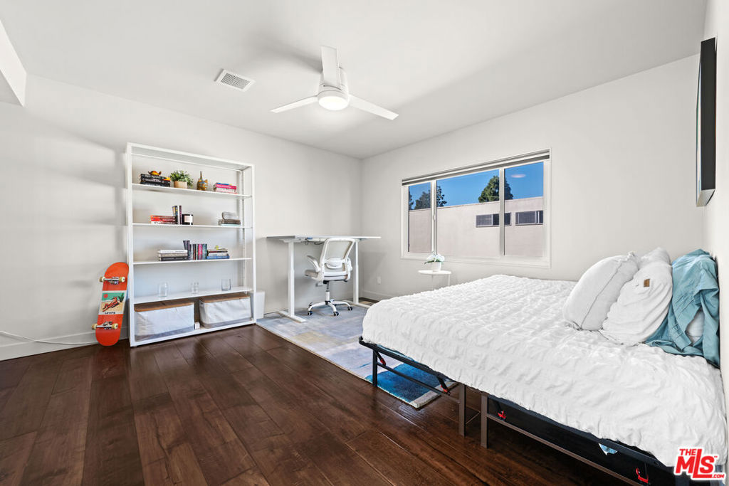 4800 La Villa Marina Unit F