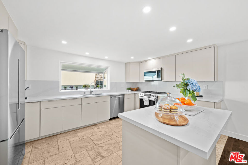 4800 La Villa Marina Unit F