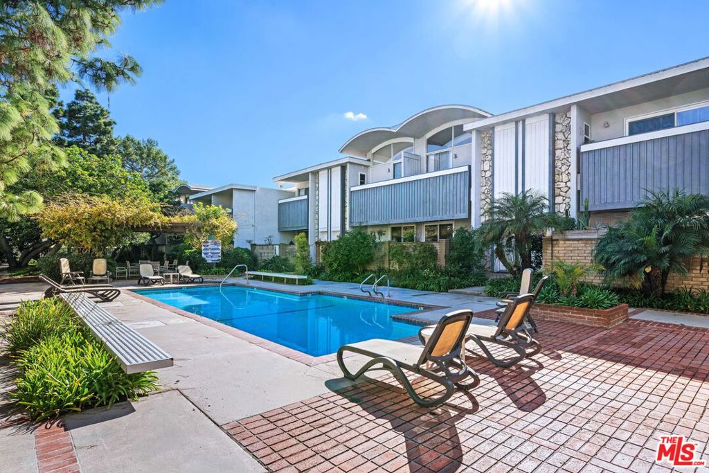 4800 La Villa Marina Unit F