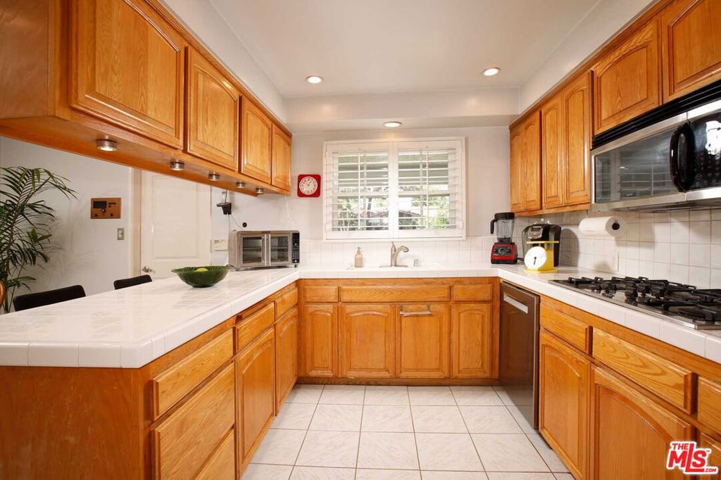 16600 Nordhoff Street